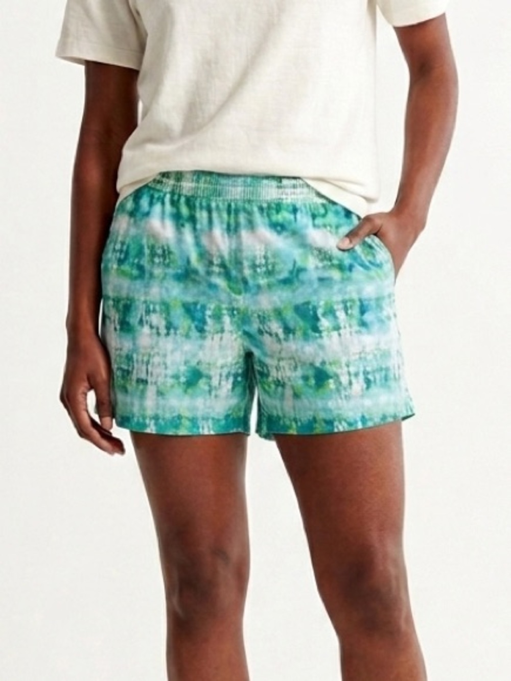 L.L. Bean Stowaway Aquamarine Teal, Turquoise & Green Tie-Dye Shorts